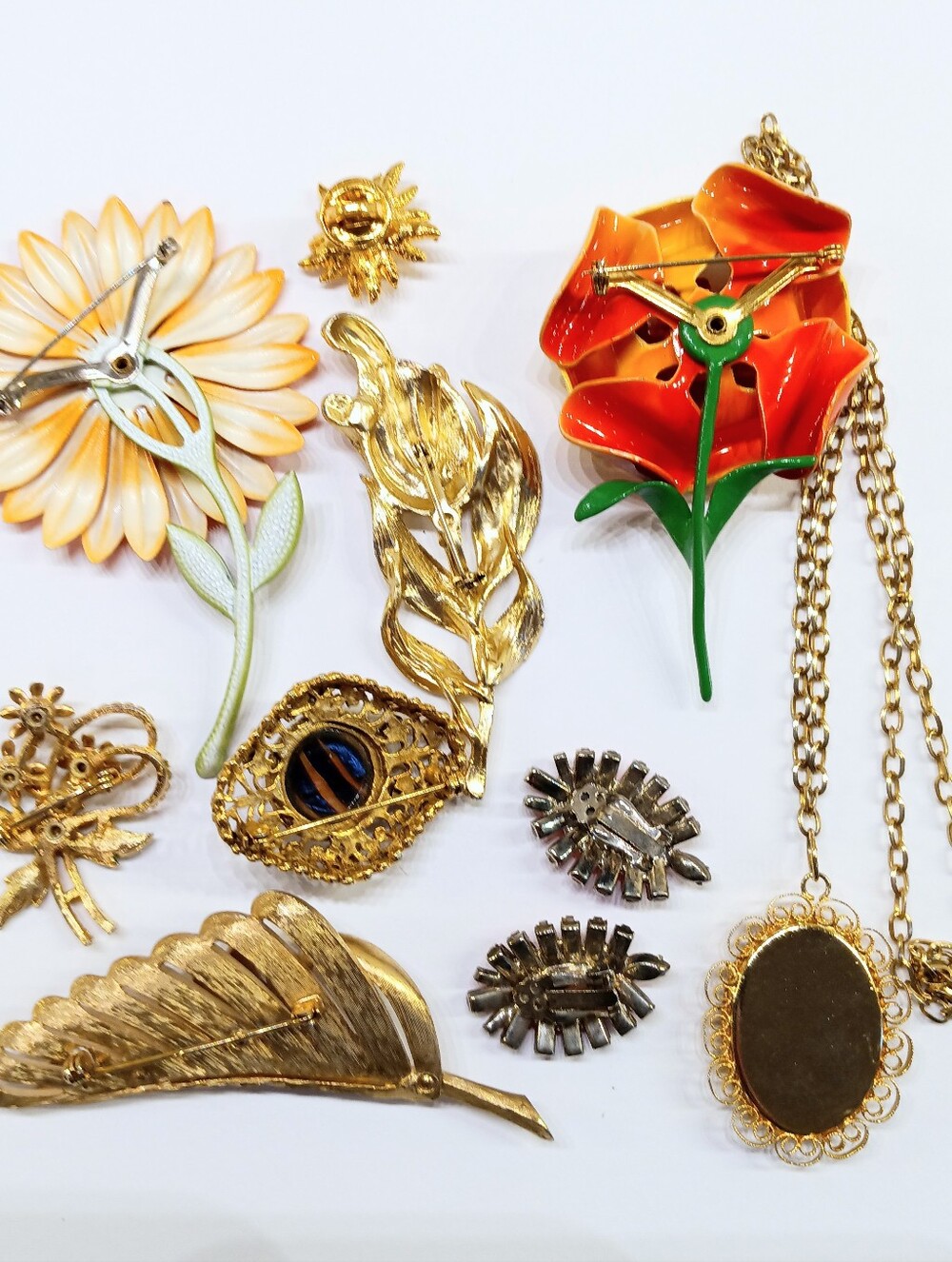 Vintage Jewelry Lot Enamel Flowers Rhinestone Pin Earrings - Picture 12 of 14